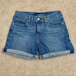 Levi’s Denim Shorts ☀️